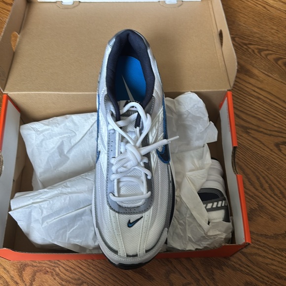 Men’s Nike Initiator White Gray Blue Running Shoe Sneaker New in Box - Picture 3 of 5
